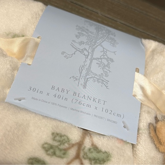 Classic Winnie the Pooh Baby Blanket - Picture 2 of 5